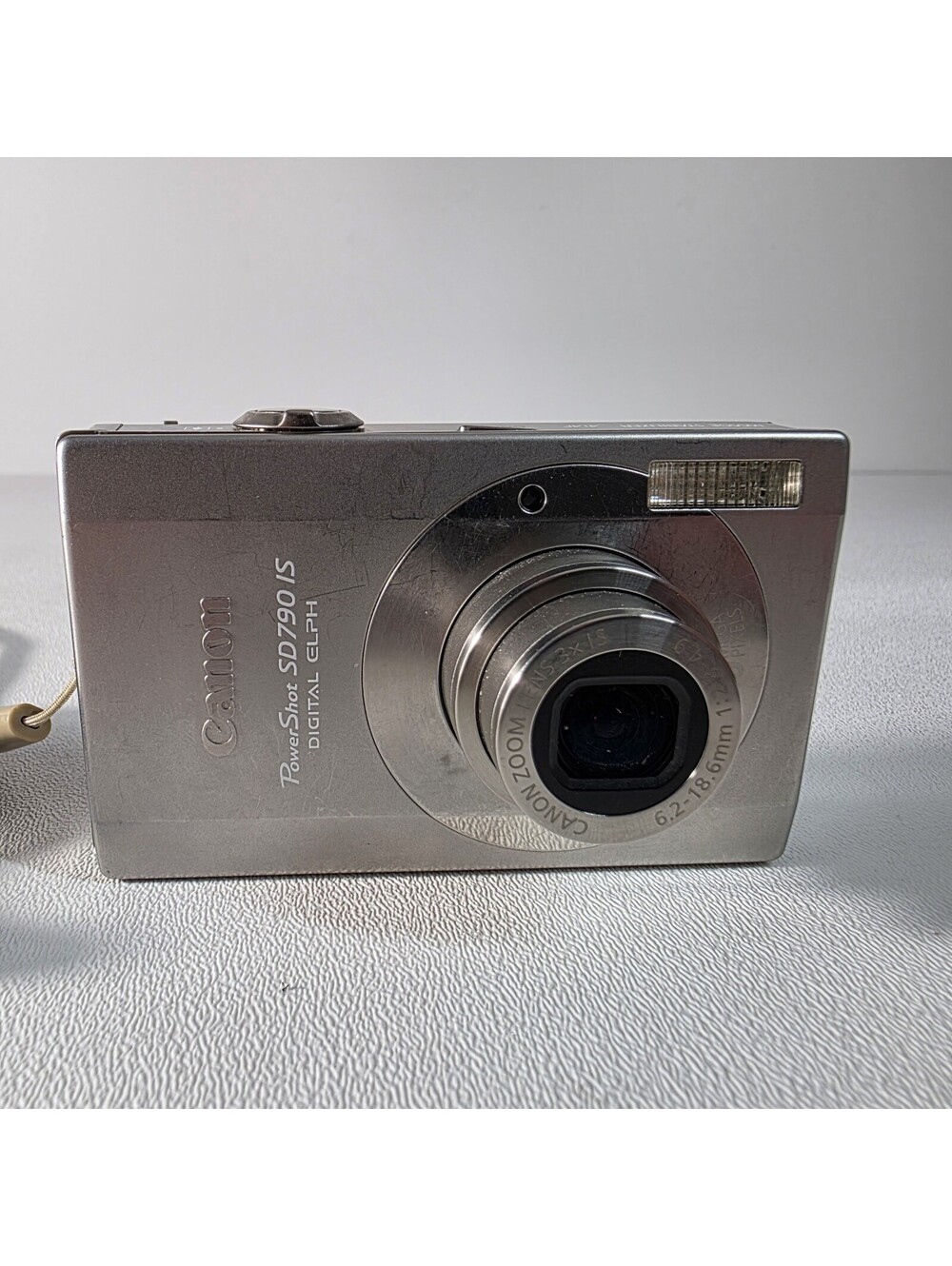 Canon PowerShot SD790 IS Digital ELPH 10MP 3x IS Silver Battery & Charger Read